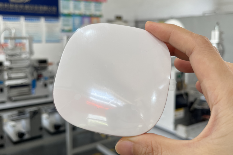 終結(jié)貼膜煩惱：這款設(shè)備如何重塑消費(fèi)電子開箱體驗(yàn)？