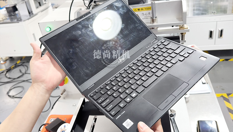 3C廠必看！筆記本屏幕、邊框、后蓋、攝像頭貼膜難？一臺自動貼膜機全搞定