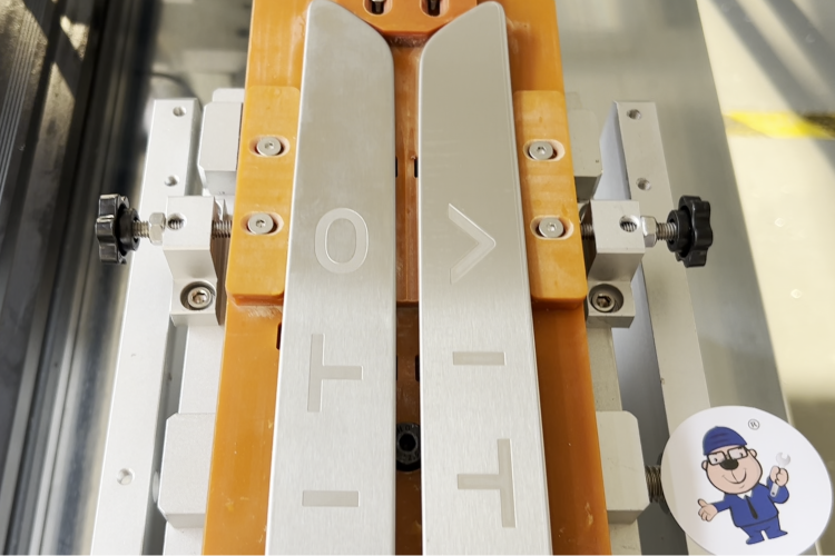 問界車主專屬！華為智能座艙的最后一處顏值升級——迎賓踏板貼膜解決方案