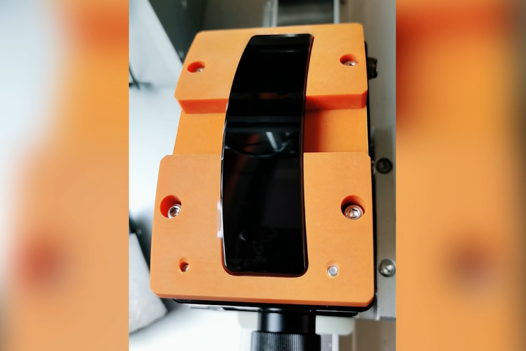 破解“招工難、留人難”——用塑膠件自動貼膜機構(gòu)筑穩(wěn)定產(chǎn)能護城河